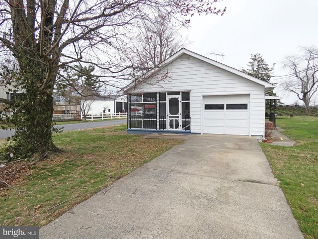 30 E MILL ST, Pedricktown, NJ 08067