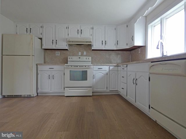 30 E MILL ST, Pedricktown, NJ 08067