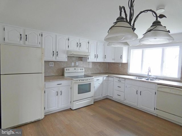 30 E MILL ST, Pedricktown, NJ 08067