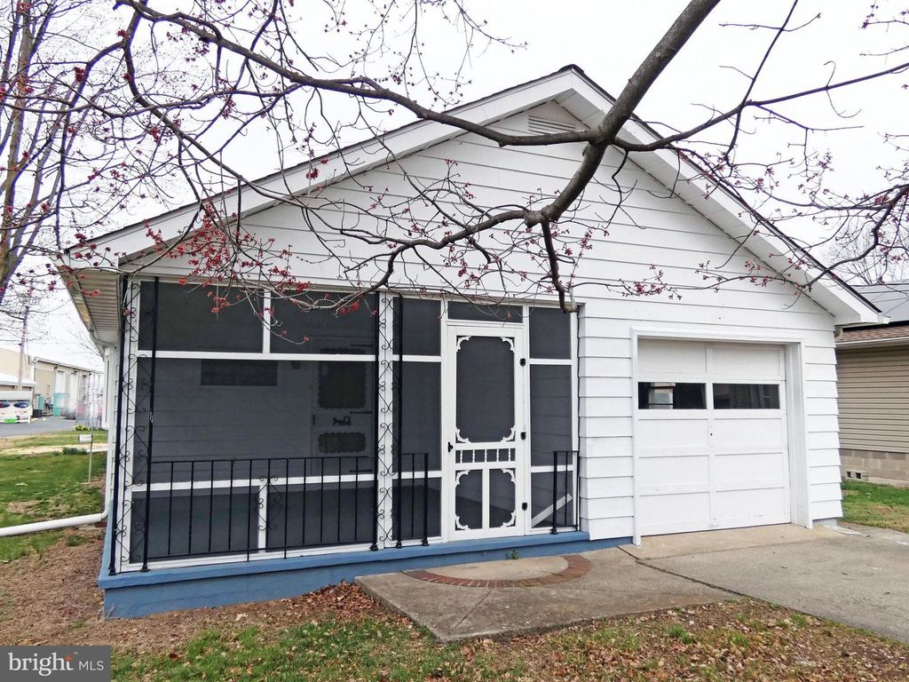 30 E MILL ST, Pedricktown, NJ 08067