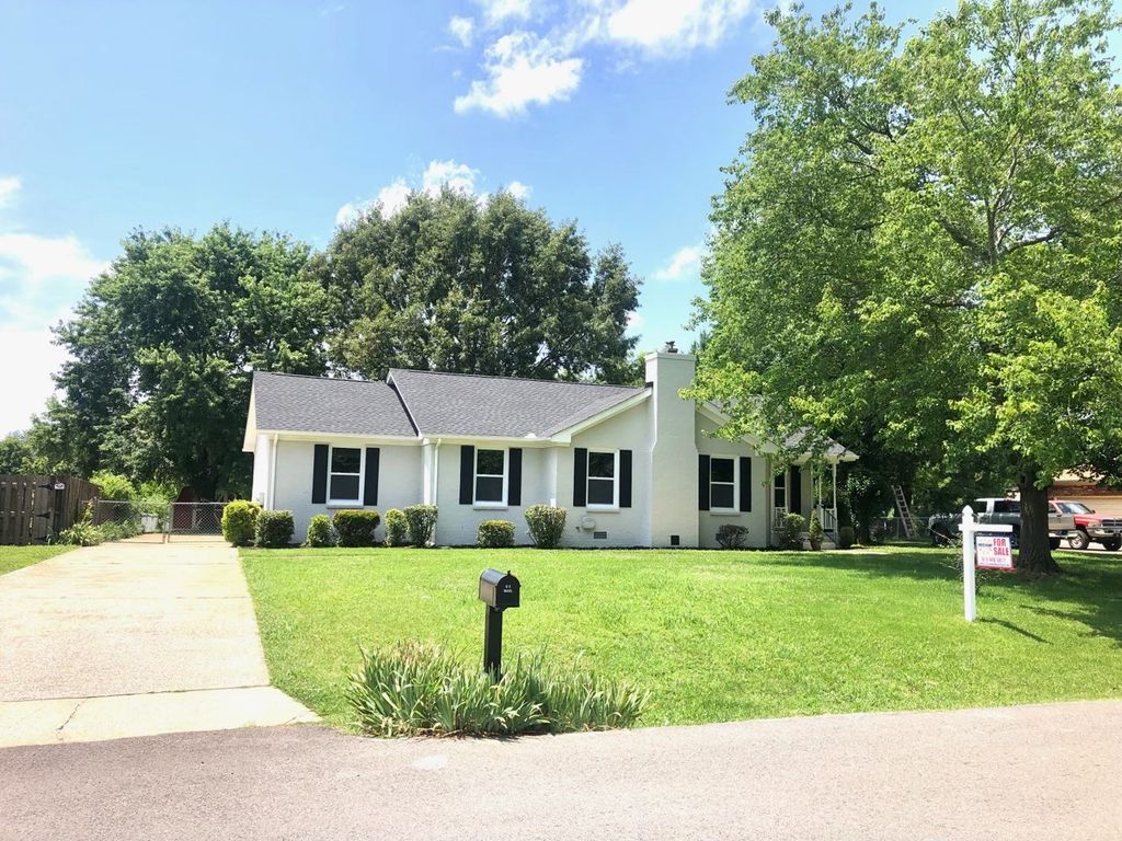 621 Buck Ln, Murfreesboro, TN 37129