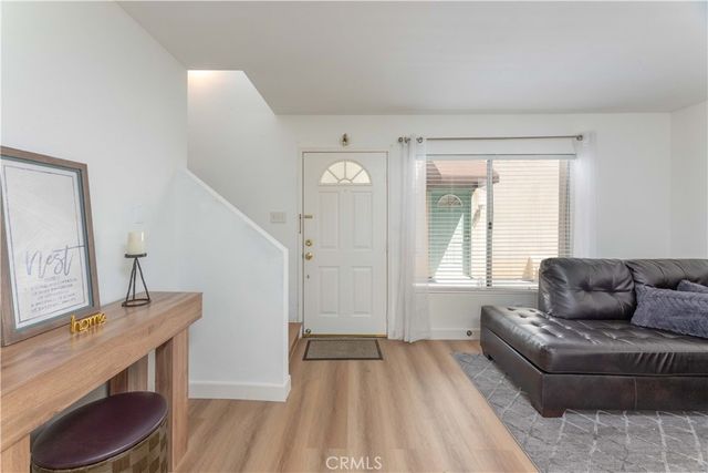 8800 Burnet 12, North Hills, CA 91343