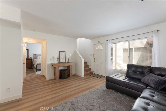 8800 Burnet 12, North Hills, CA 91343