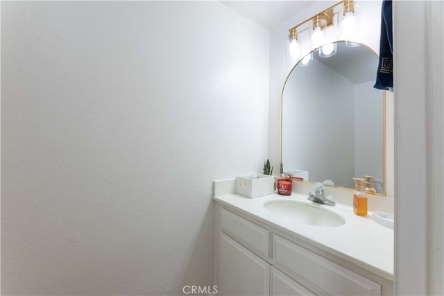 8800 Burnet 12, North Hills, CA 91343