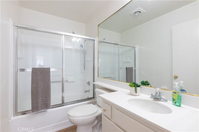 8800 Burnet 12, North Hills, CA 91343