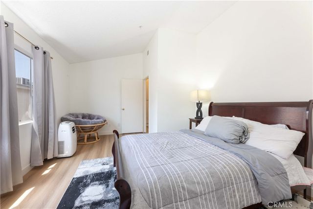 8800 Burnet 12, North Hills, CA 91343