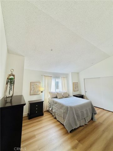 8800 Burnet 12, North Hills, CA 91343