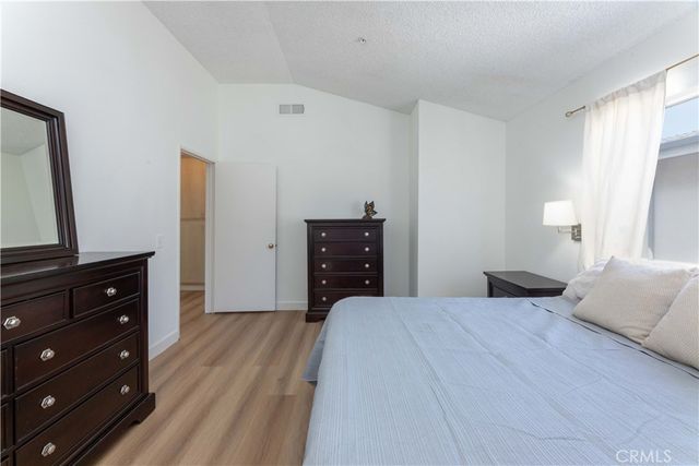 8800 Burnet 12, North Hills, CA 91343