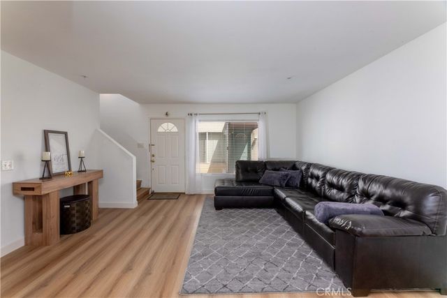 8800 Burnet 12, North Hills, CA 91343