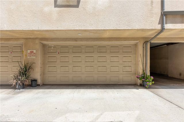 8800 Burnet 12, North Hills, CA 91343