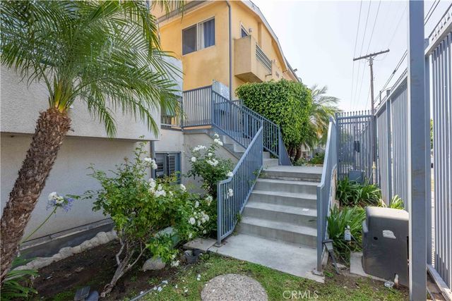 8800 Burnet 12, North Hills, CA 91343
