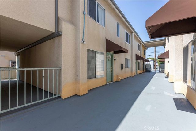 8800 Burnet 12, North Hills, CA 91343