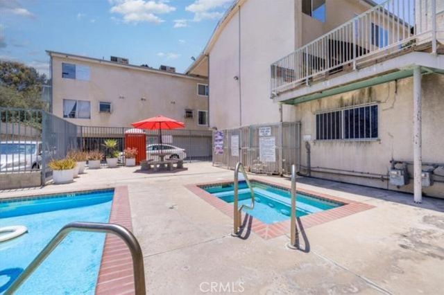 8800 Burnet 12, North Hills, CA 91343