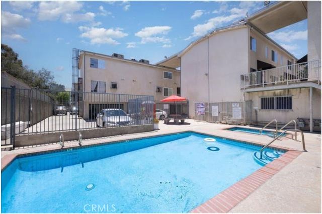 8800 Burnet 12, North Hills, CA 91343