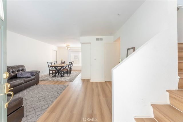8800 Burnet 12, North Hills, CA 91343