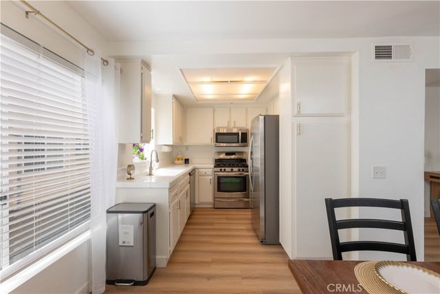 8800 Burnet 12, North Hills, CA 91343