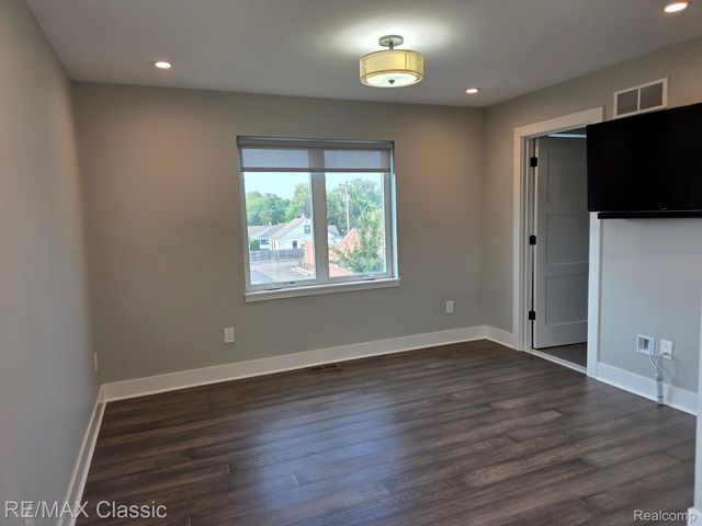 4225 W 14 Mile Road Suite 100, Royal Oak, MI 48073
