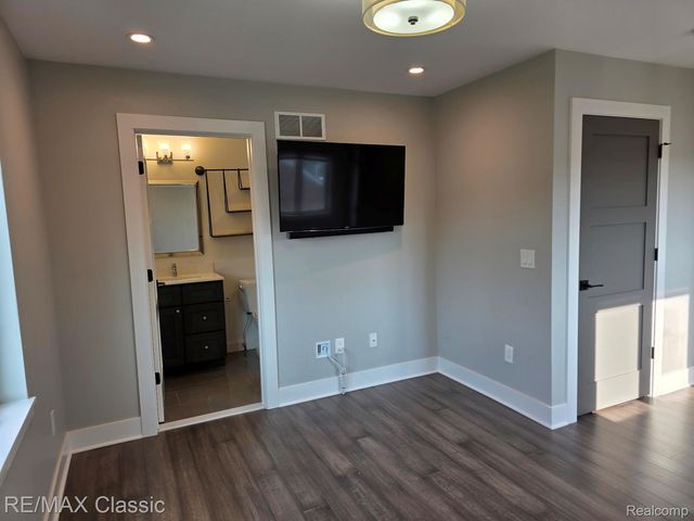 4225 W 14 Mile Road Suite 100, Royal Oak, MI 48073