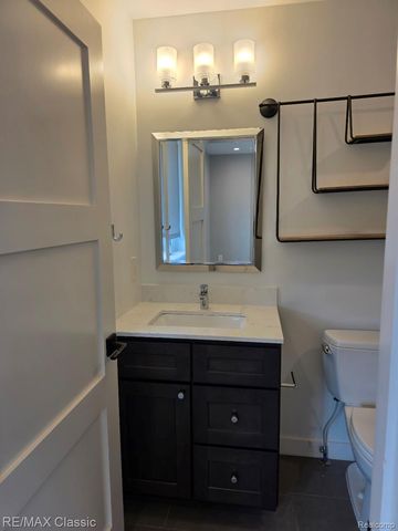 4225 W 14 Mile Road Suite 100, Royal Oak, MI 48073