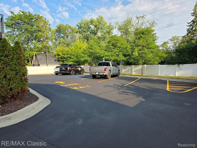 4225 W 14 Mile Road Suite 100, Royal Oak, MI 48073