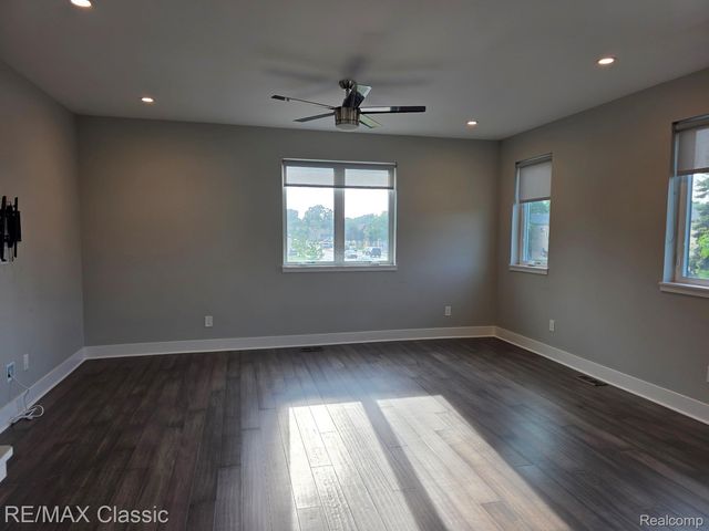 4225 W 14 Mile Road Suite 100, Royal Oak, MI 48073