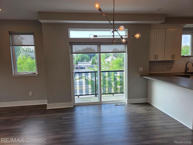 4225 W 14 Mile Road Suite 100, Royal Oak, MI 48073