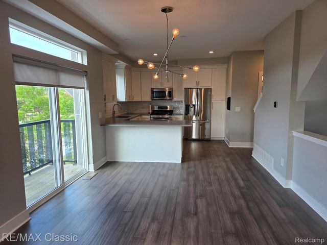4225 W 14 Mile Road Suite 100, Royal Oak, MI 48073