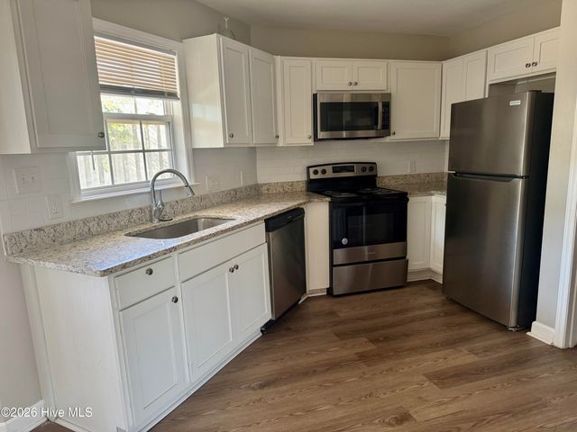 2502 Bluff View Court A, Greenville, NC 27834