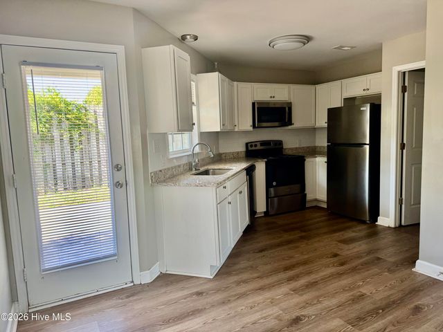 2502 Bluff View Court A, Greenville, NC 27834