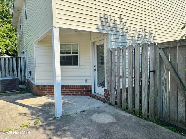 2502 Bluff View Court A, Greenville, NC 27834
