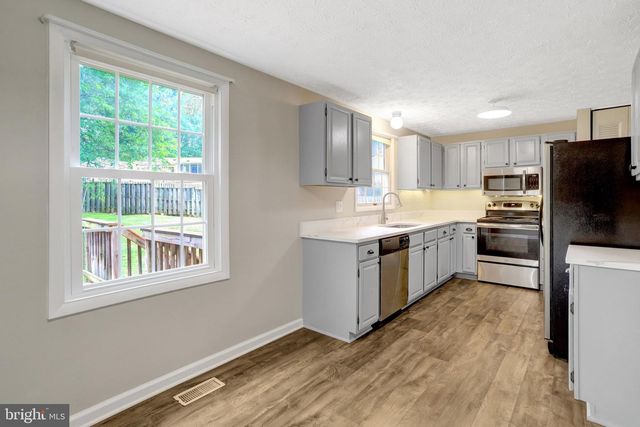 3381 MONARCH LN, Annandale, VA 22003