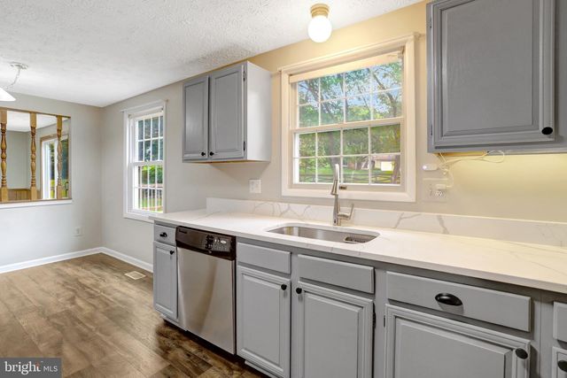 3381 MONARCH LN, Annandale, VA 22003