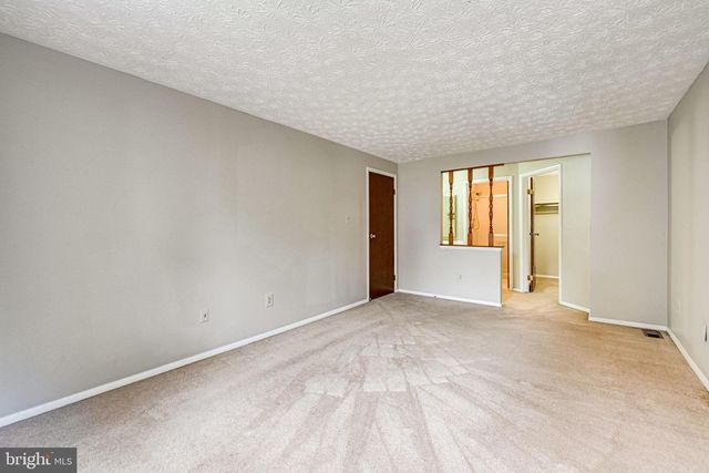 3381 MONARCH LN, Annandale, VA 22003