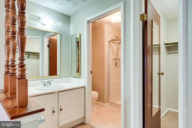 3381 MONARCH LN, Annandale, VA 22003