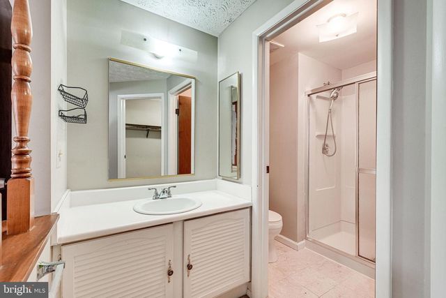 3381 MONARCH LN, Annandale, VA 22003