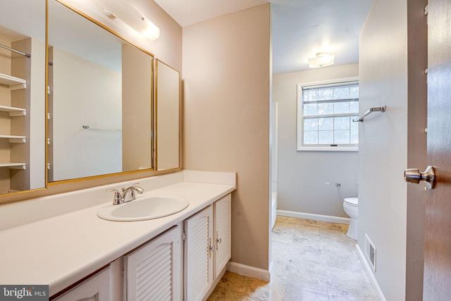 3381 MONARCH LN, Annandale, VA 22003