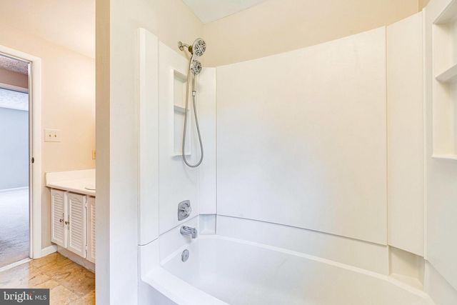 3381 MONARCH LN, Annandale, VA 22003
