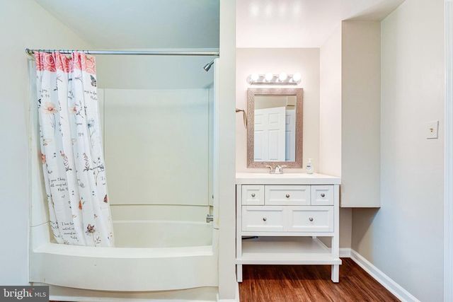 3381 MONARCH LN, Annandale, VA 22003