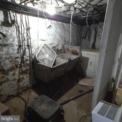 5815 BEAUMONT AVE, Philadelphia, PA 19143