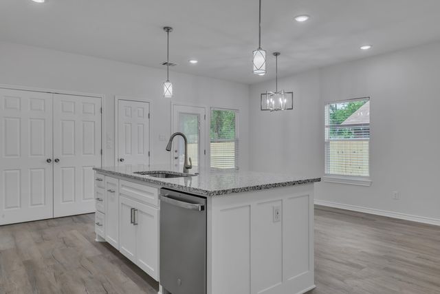 121 Electra, Longview, TX 75602