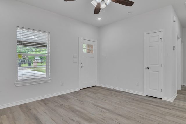 121 Electra, Longview, TX 75602
