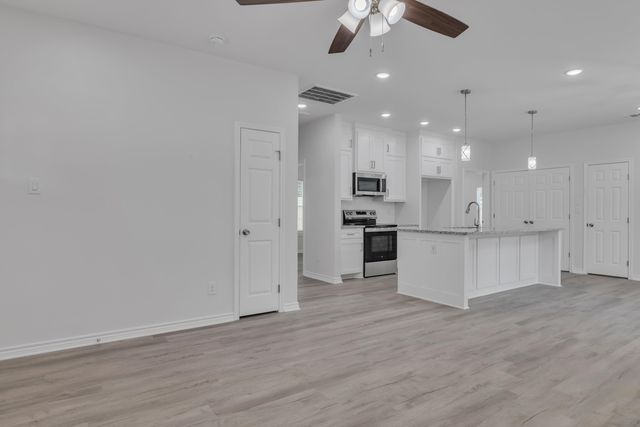 121 Electra, Longview, TX 75602