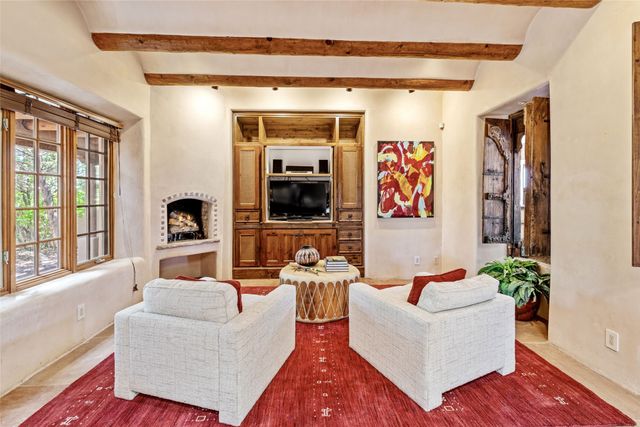 35 Sage Circle, Santa Fe, NM 87506
