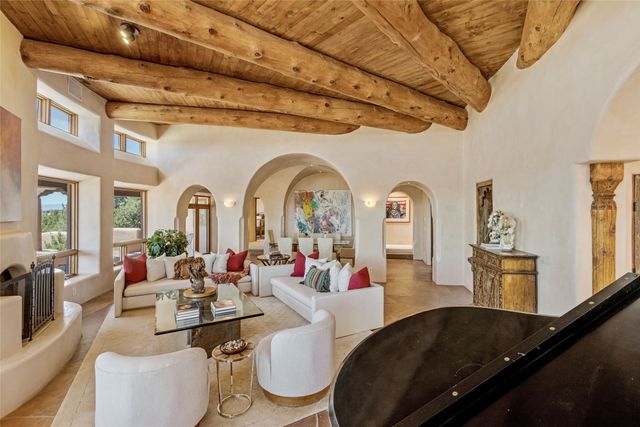 35 Sage Circle, Santa Fe, NM 87506