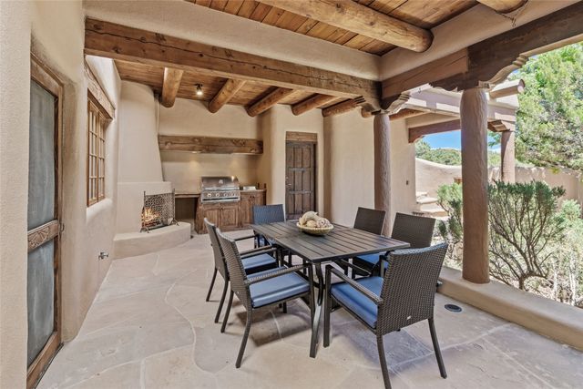 35 Sage Circle, Santa Fe, NM 87506
