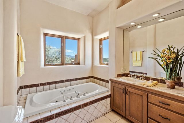 35 Sage Circle, Santa Fe, NM 87506