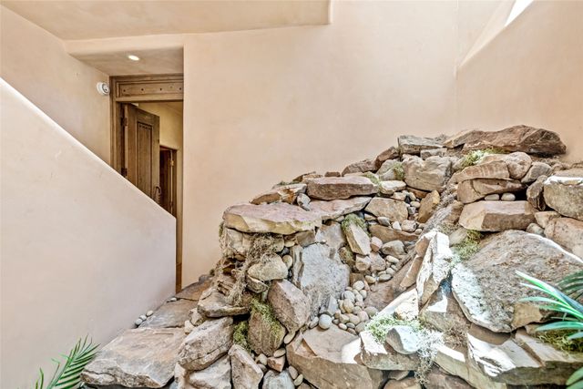 35 Sage Circle, Santa Fe, NM 87506