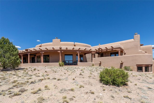 35 Sage Circle, Santa Fe, NM 87506