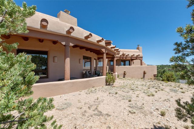 35 Sage Circle, Santa Fe, NM 87506