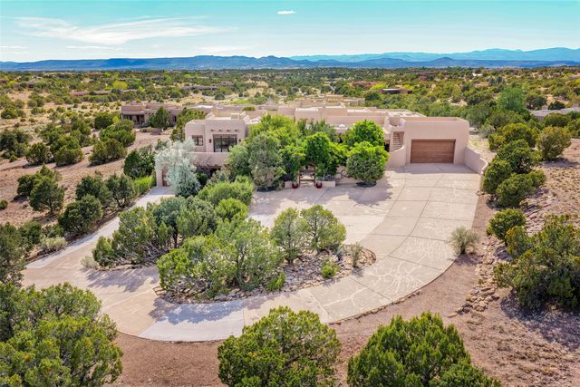 35 Sage Circle, Santa Fe, NM 87506